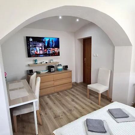 アパート Fredry シフィノウイシチェ