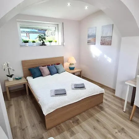 Fredry アパート シフィノウイシチェ